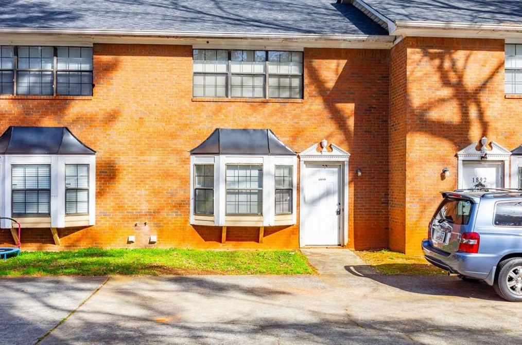 1890 Patterson Cir, Lawrenceville GA  30044-4509 exterior