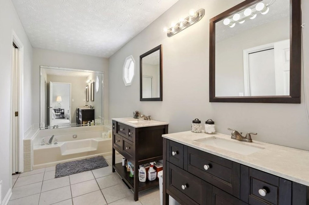 82 Geraldine Dr, Smyrna GA  30082-3625 exterior