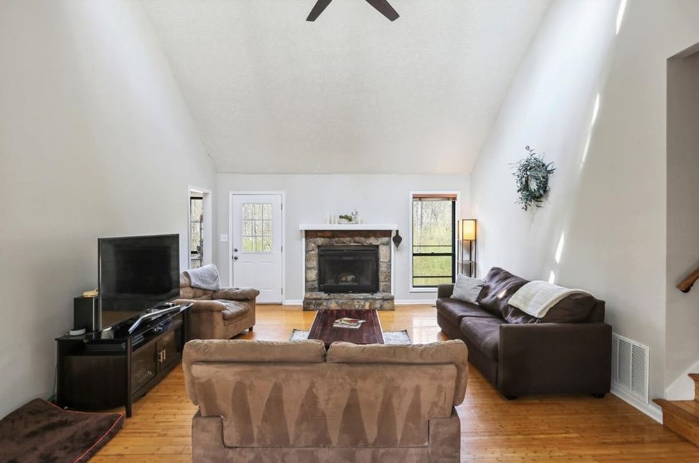 82 Geraldine Dr, Smyrna GA  30082-3625 exterior