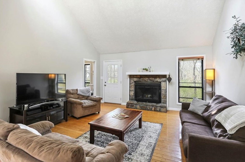 82 Geraldine Dr, Smyrna GA  30082-3625 exterior