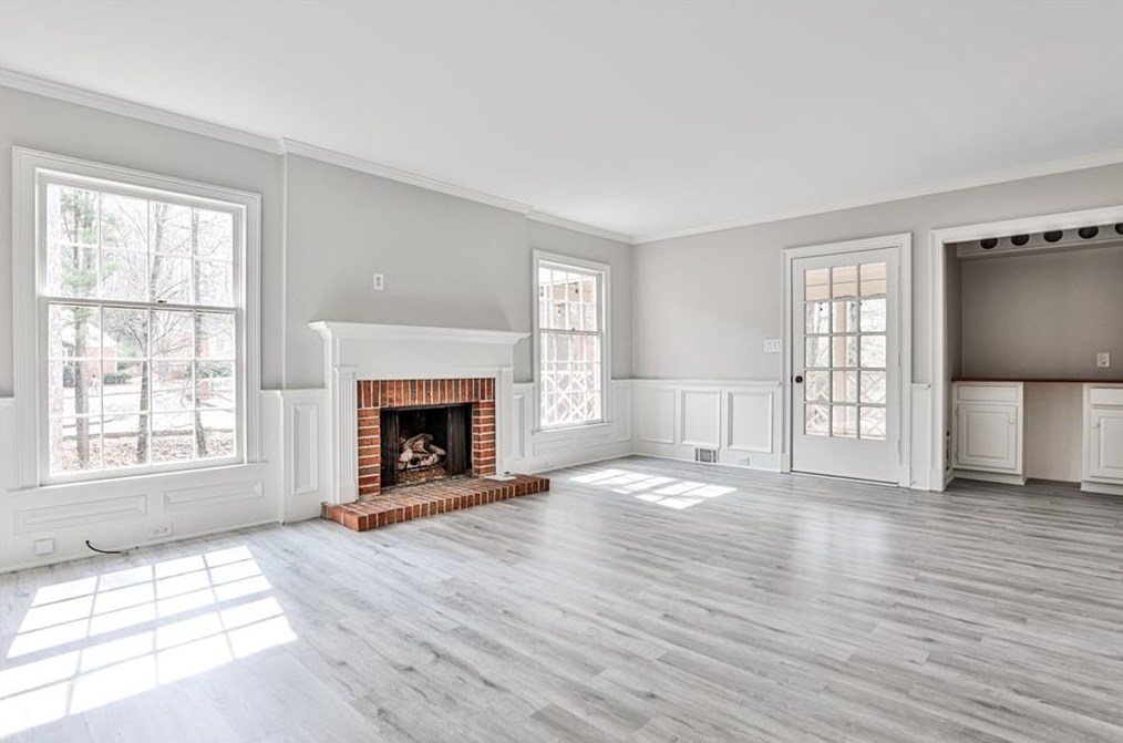 1820 Bedfordshire Dr, Decatur GA  30033-1406 exterior