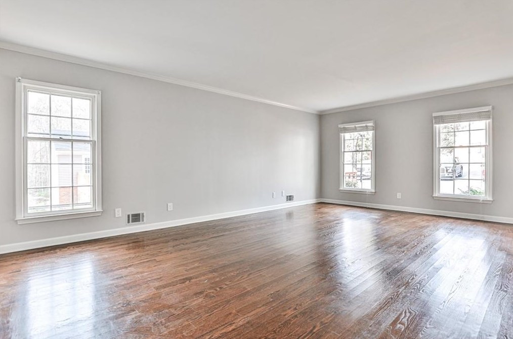 1820 Bedfordshire Dr, Decatur GA  30033-1406 exterior