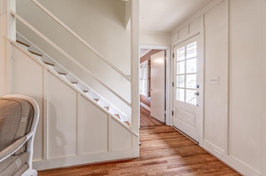 2825 Ridgemore Rd, Atlanta GA  30318-1447 exterior