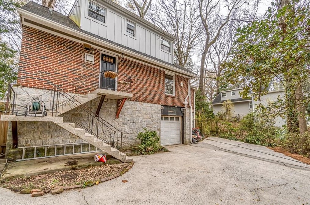 2825 Ridgemore Rd, Atlanta GA  30318-1447 exterior