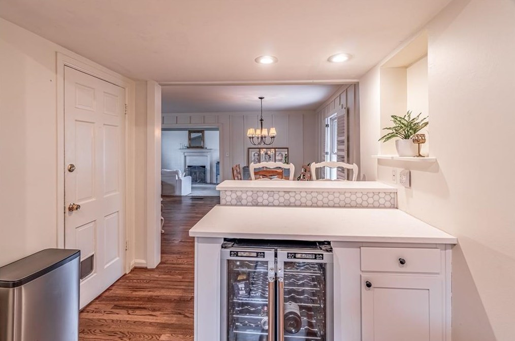 2825 Ridgemore Rd, Atlanta GA  30318-1447 exterior