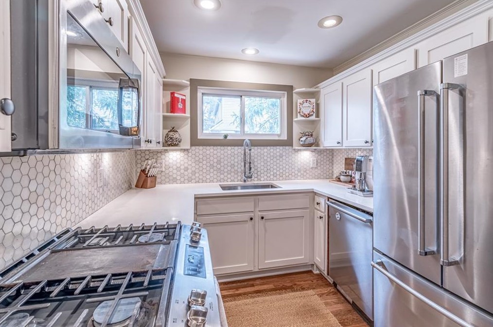 2825 Ridgemore Rd, Atlanta GA  30318-1447 exterior