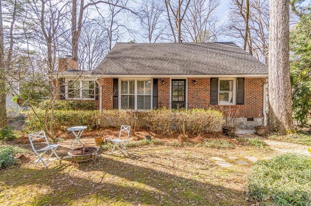 2825 Ridgemore Rd, Atlanta GA  30318-1447 exterior