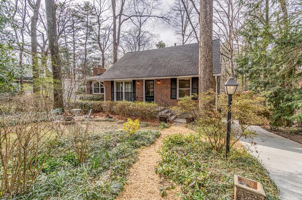 2825 Ridgemore Rd, Atlanta GA  30318-1447 exterior