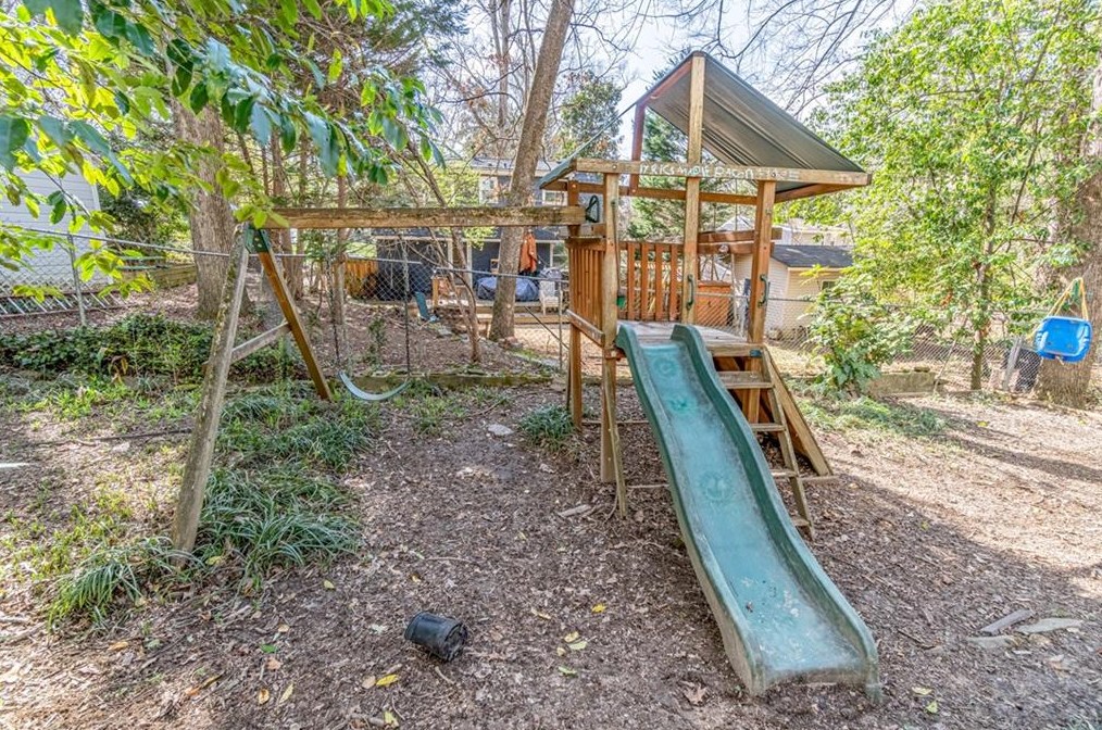 2825 Ridgemore Rd, Atlanta GA  30318-1447 exterior