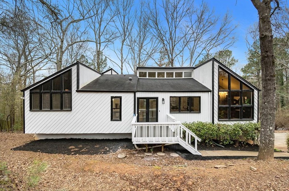1850 Cedar Cliff Dr, Smyrna GA  30080-5640 exterior