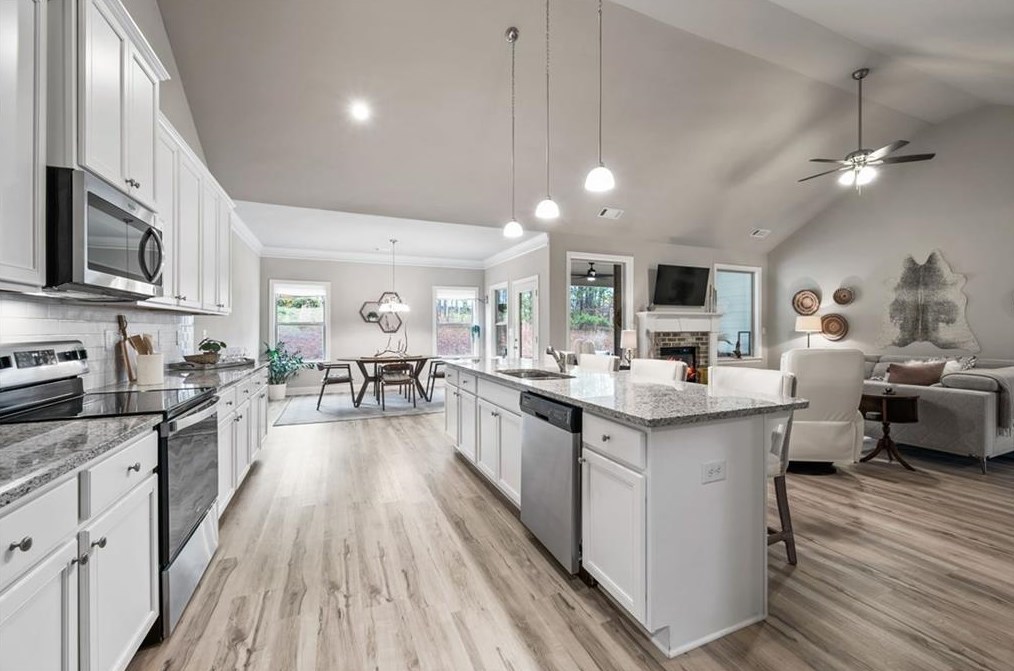 703 Timpelton Ct, Hoschton, GA 30548