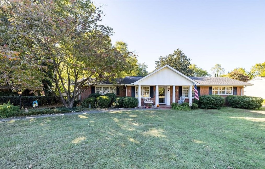 16 Mimosa Dr, Rome, GA 30161-3980