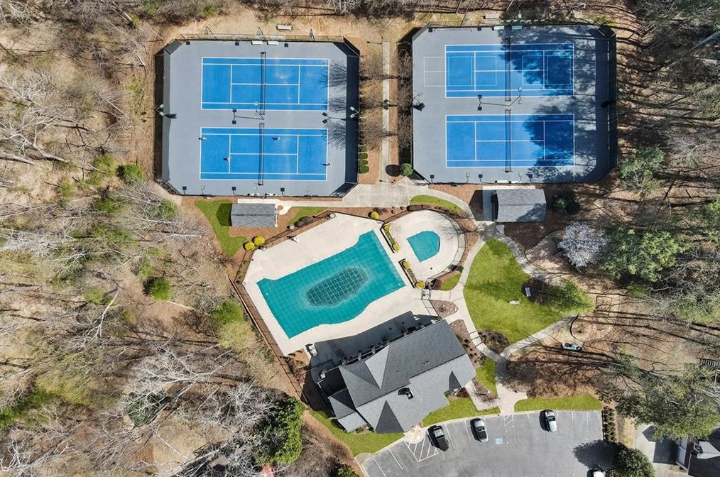 360 Cotton Field Way, Alpharetta GA  30022-8284 exterior