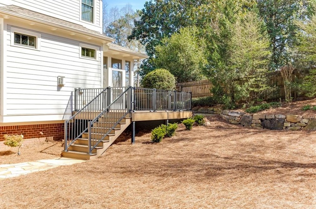 1453 Woodland Hl Dr, Atlanta GA  30324-4627 exterior