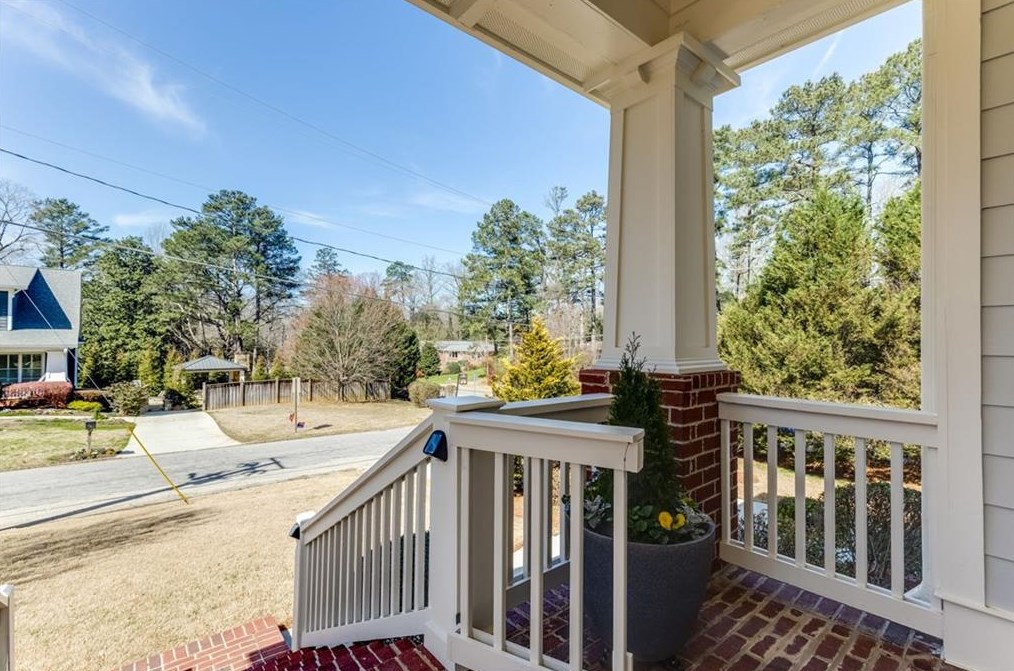 1453 Woodland Hl Dr, Atlanta GA  30324-4627 exterior