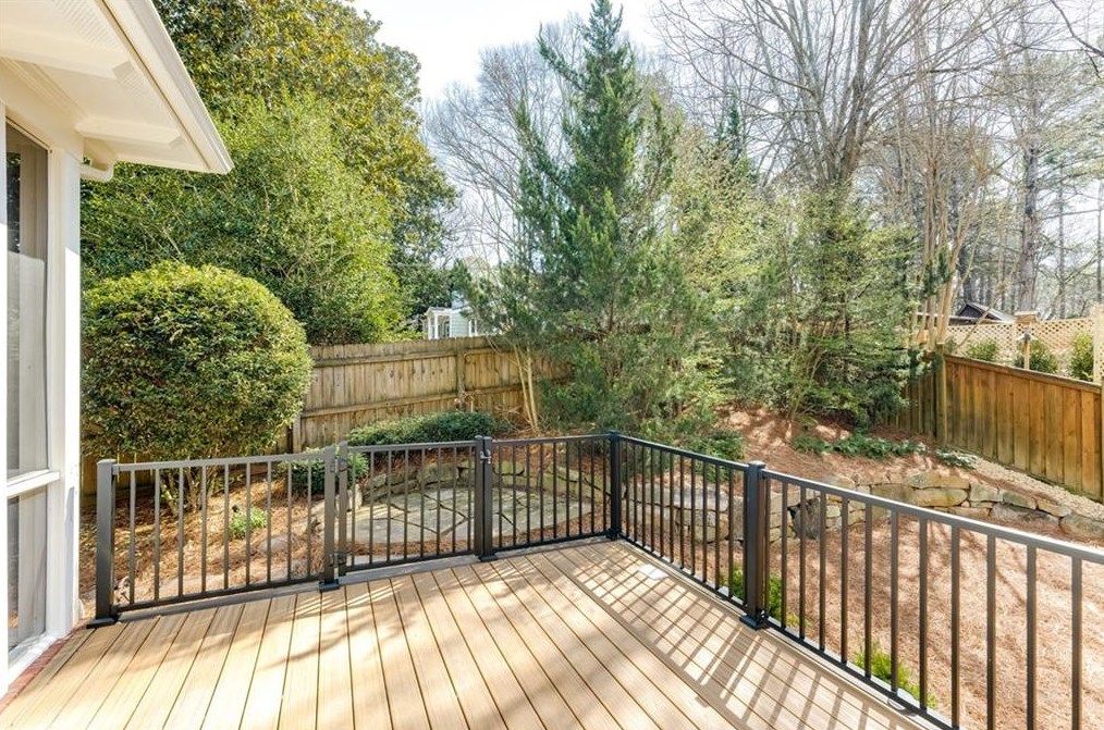 1453 Woodland Hl Dr, Atlanta GA  30324-4627 exterior