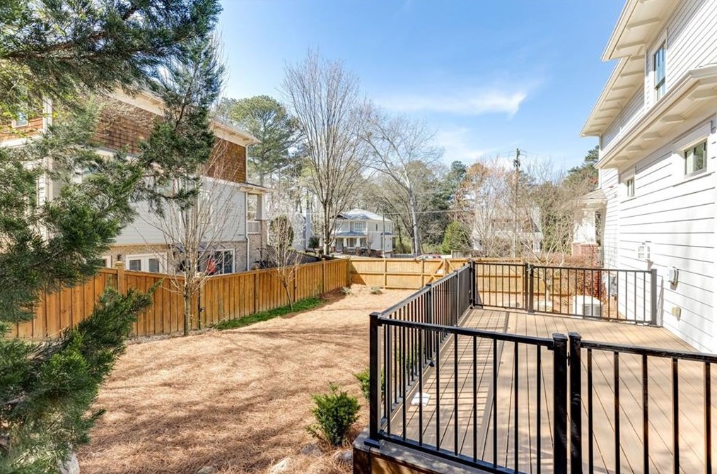 1453 Woodland Hl Dr, Atlanta GA  30324-4627 exterior