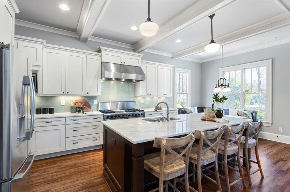 1453 Woodland Hl Dr, Atlanta GA  30324-4627 exterior