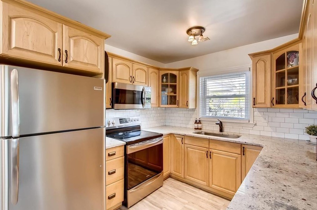 975 Shirley St Se, Smyrna, GA 30082