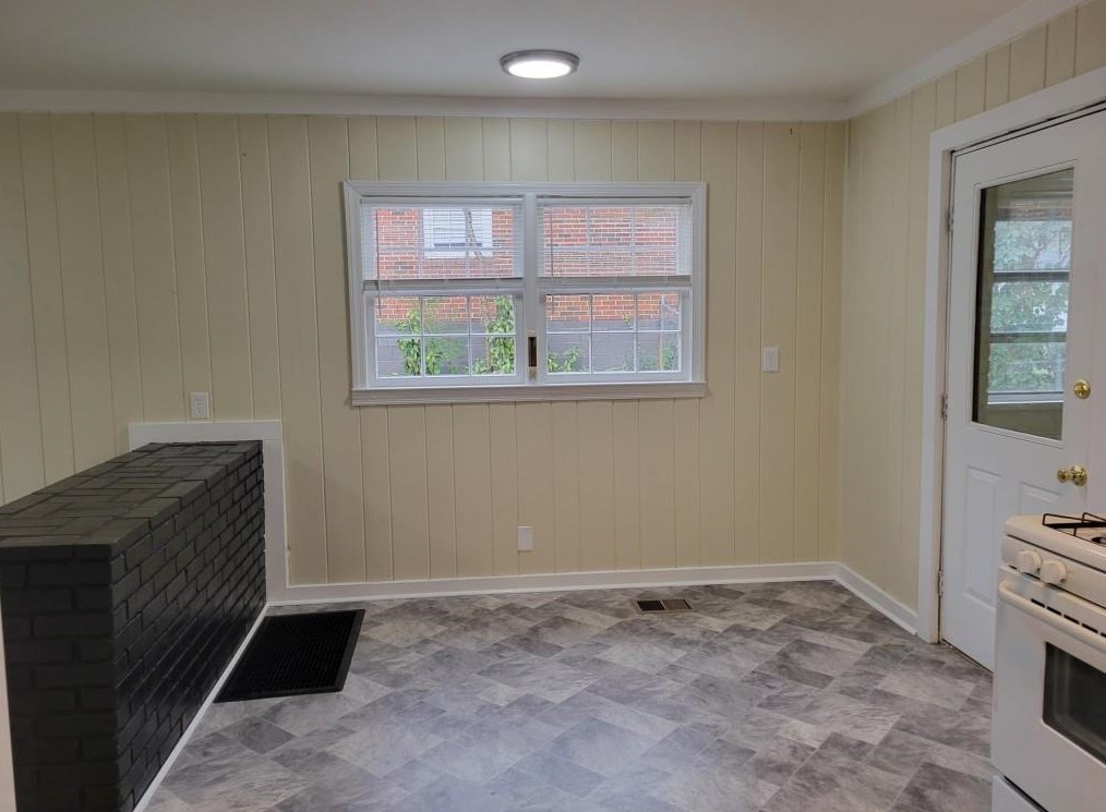 3195 Lavista Rd, Decatur GA  30033-1434 exterior