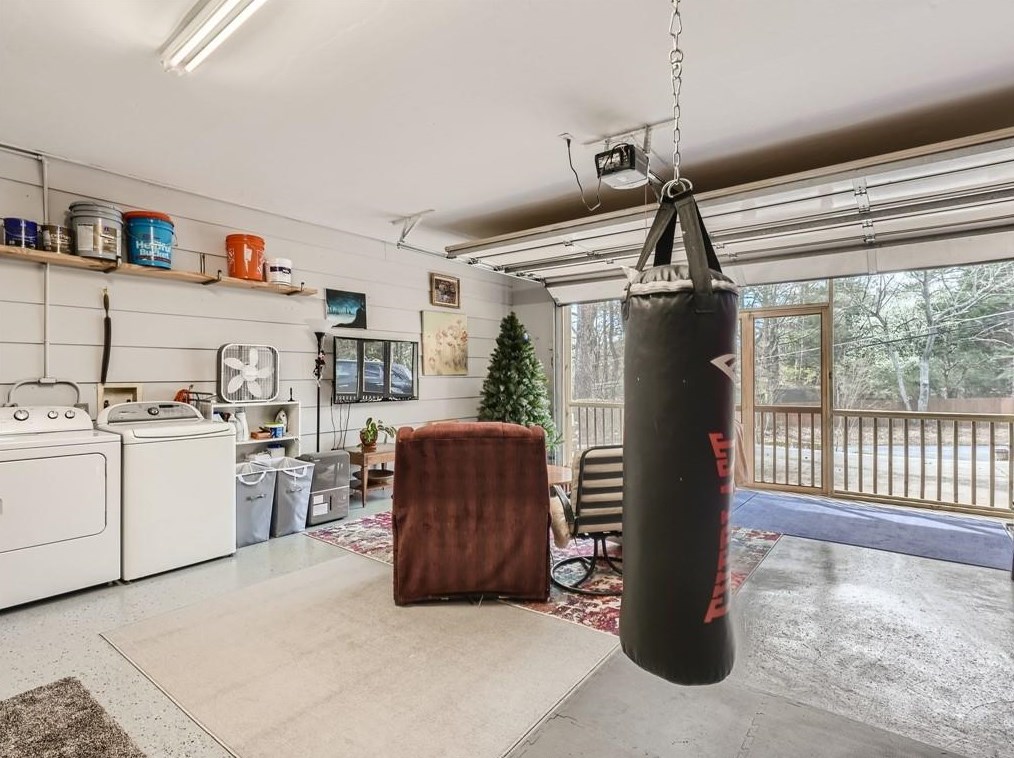 1197 Mclendon Dr, Decatur GA  30033-3925 exterior