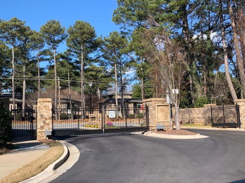 2136 Knoll Pl Ne, Atlanta, GA 30329