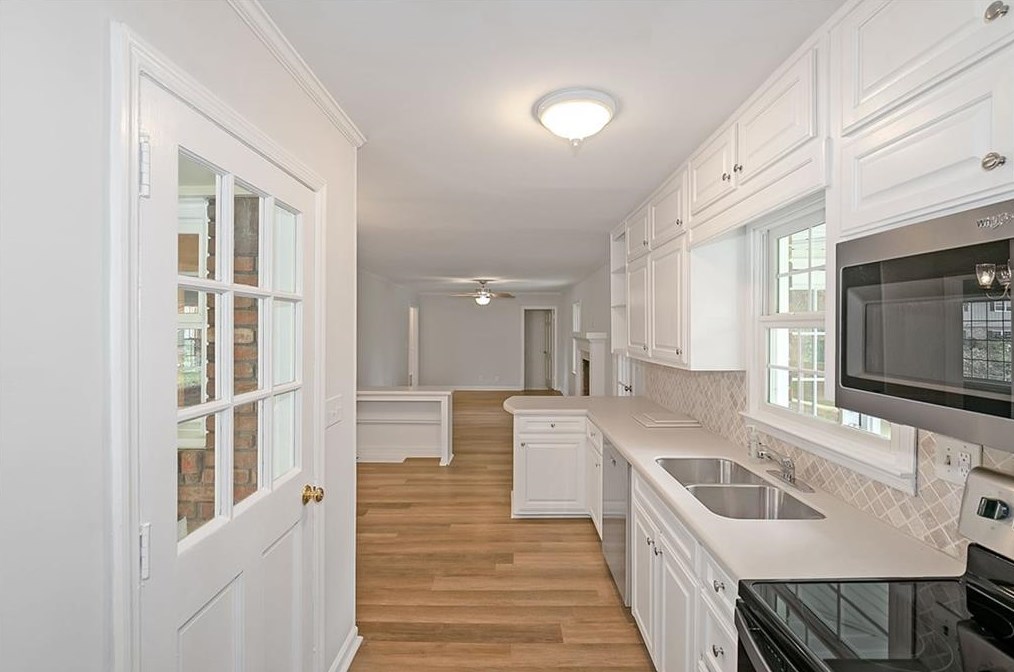 1424 Diamond Head Cir, Decatur GA  30033-2304 exterior