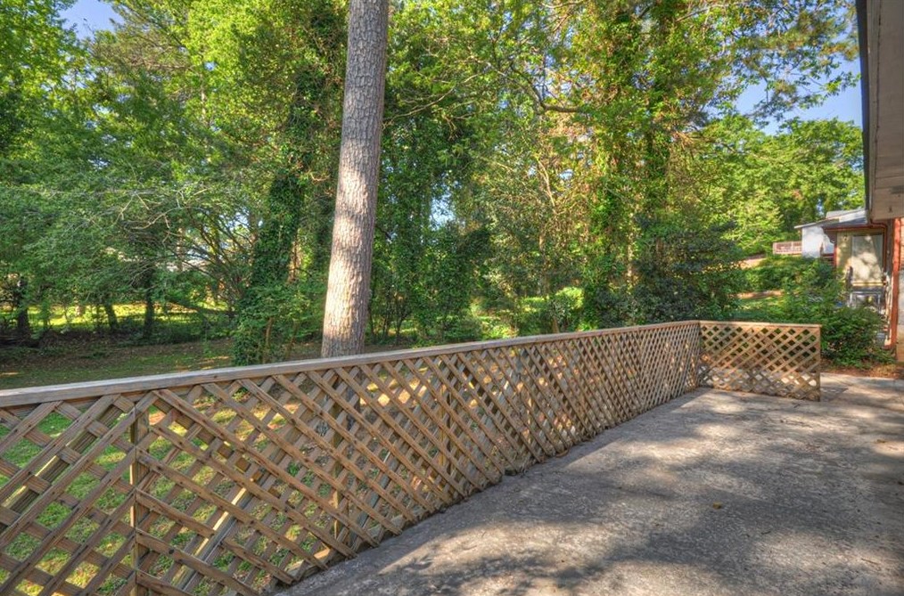 2823 Oakland Ter, Decatur GA  30032-5518 exterior