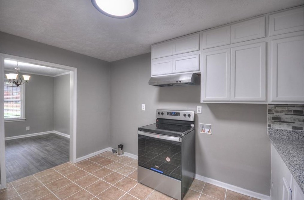 2823 Oakland Ter, Decatur GA  30032-5518 exterior