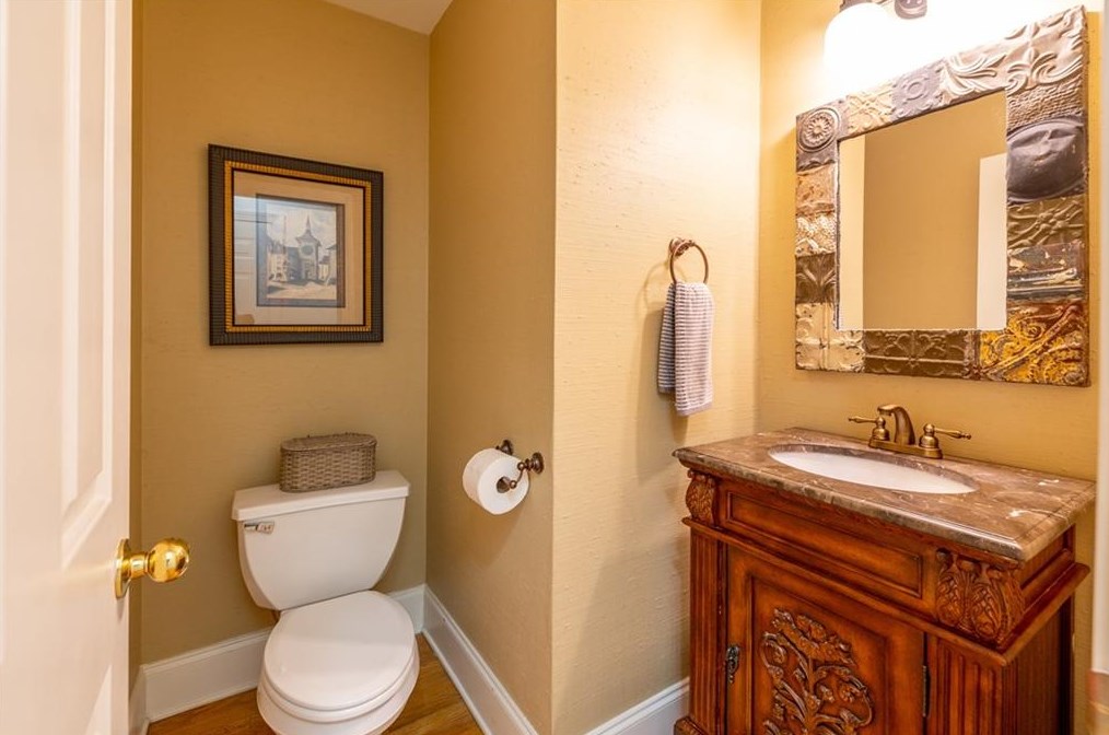 3 Village Walk Dr, Decatur GA  30030-2685 exterior