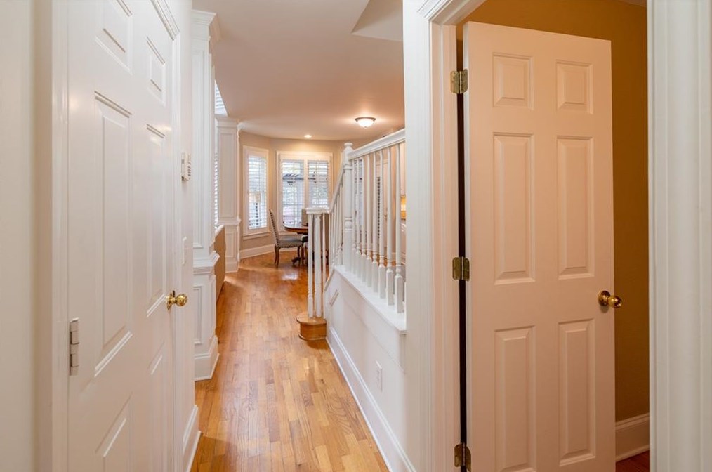 3 Village Walk Dr, Decatur GA  30030-2685 exterior