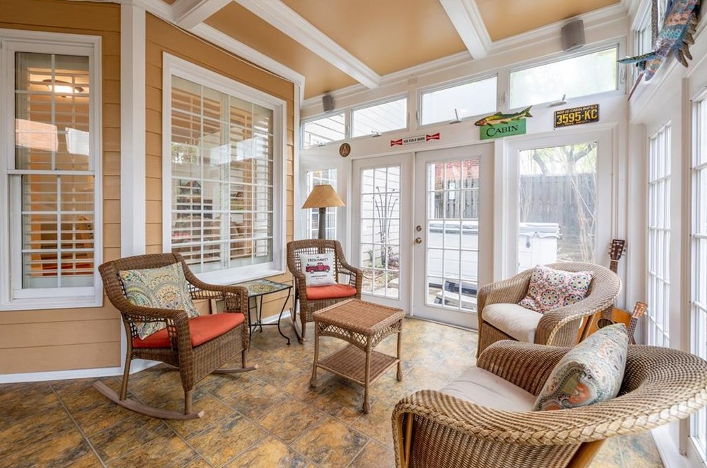 3 Village Walk Dr, Decatur GA  30030-2685 exterior