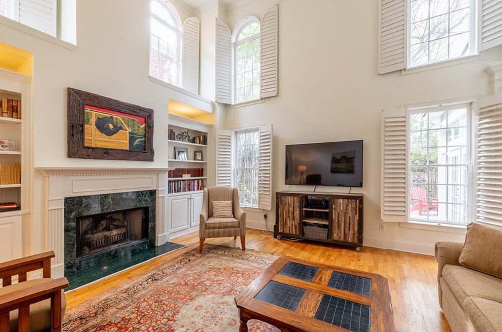 3 Village Walk Dr, Decatur GA  30030-2685 exterior