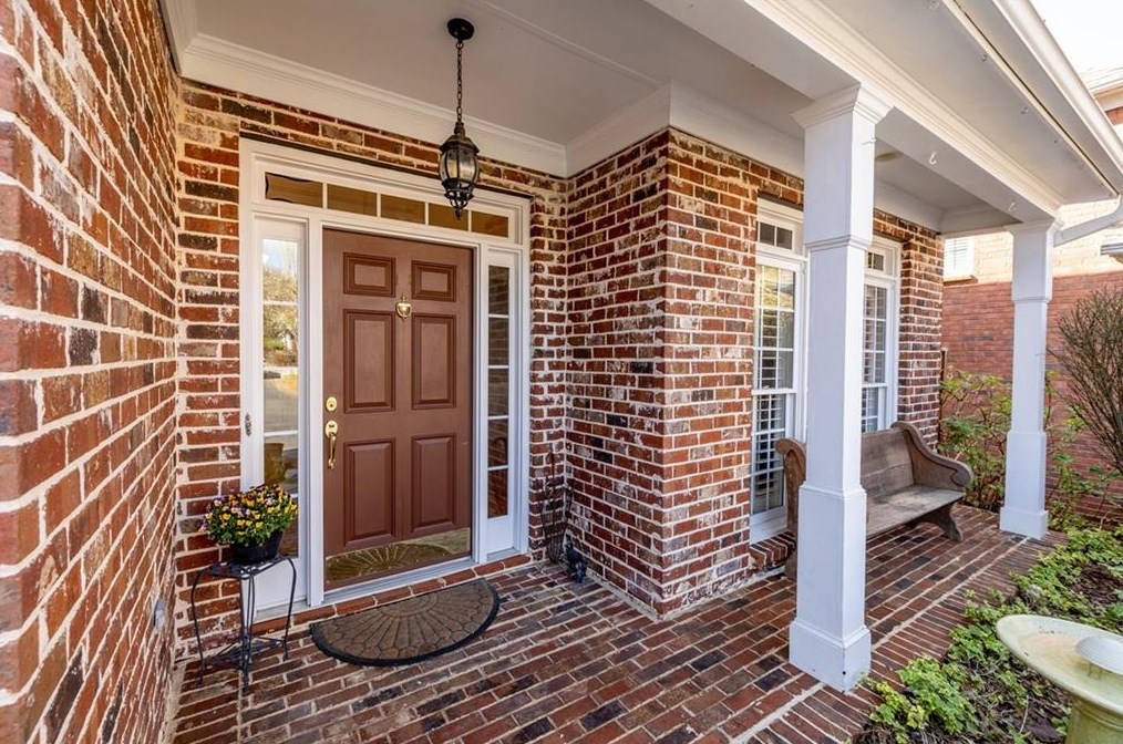3 Village Walk Dr, Decatur, GA 30030-2685