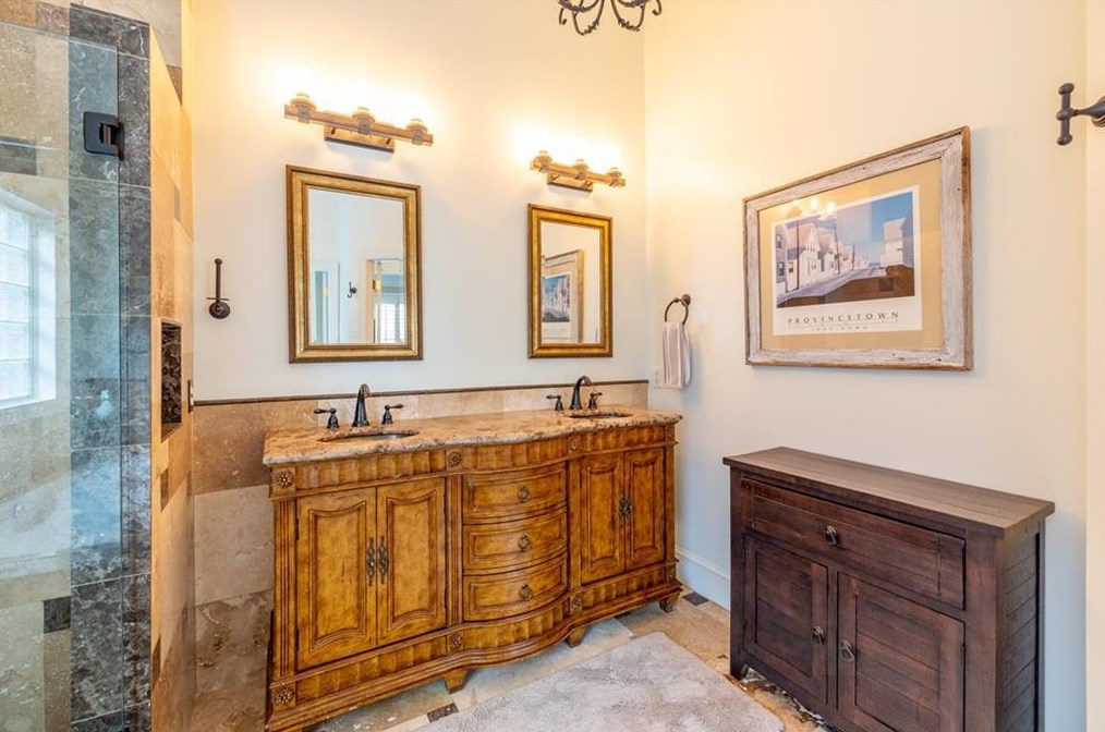 3 Village Walk Dr, Decatur GA  30030-2685 exterior