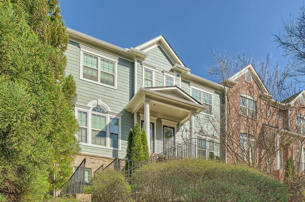 1722 Faulkland Ave, Atlanta GA  30329-4710 exterior