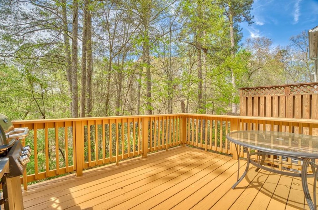 7822 Welsford Pt, Atlanta GA  30350-5894 exterior