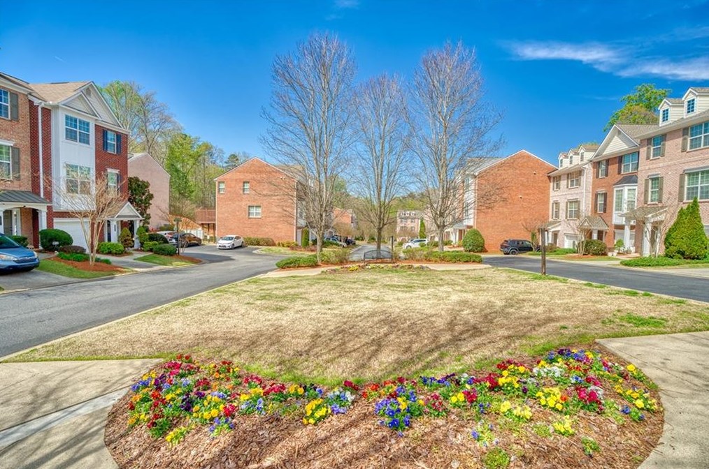 7822 Welsford Pt, Atlanta GA  30350-5894 exterior