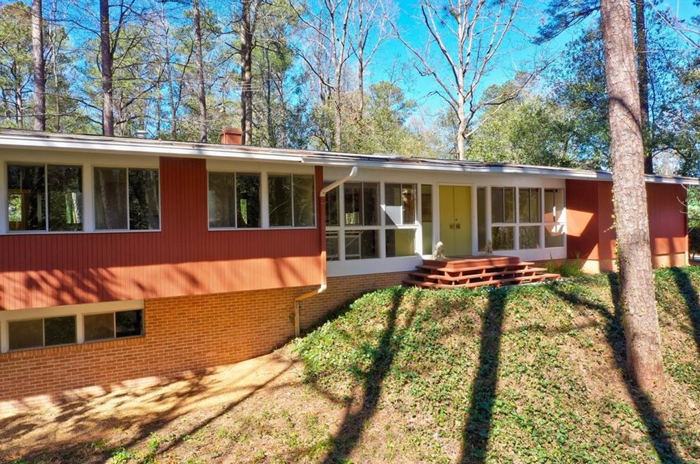 285 River Valley Rd, Atlanta, GA 30328-2954