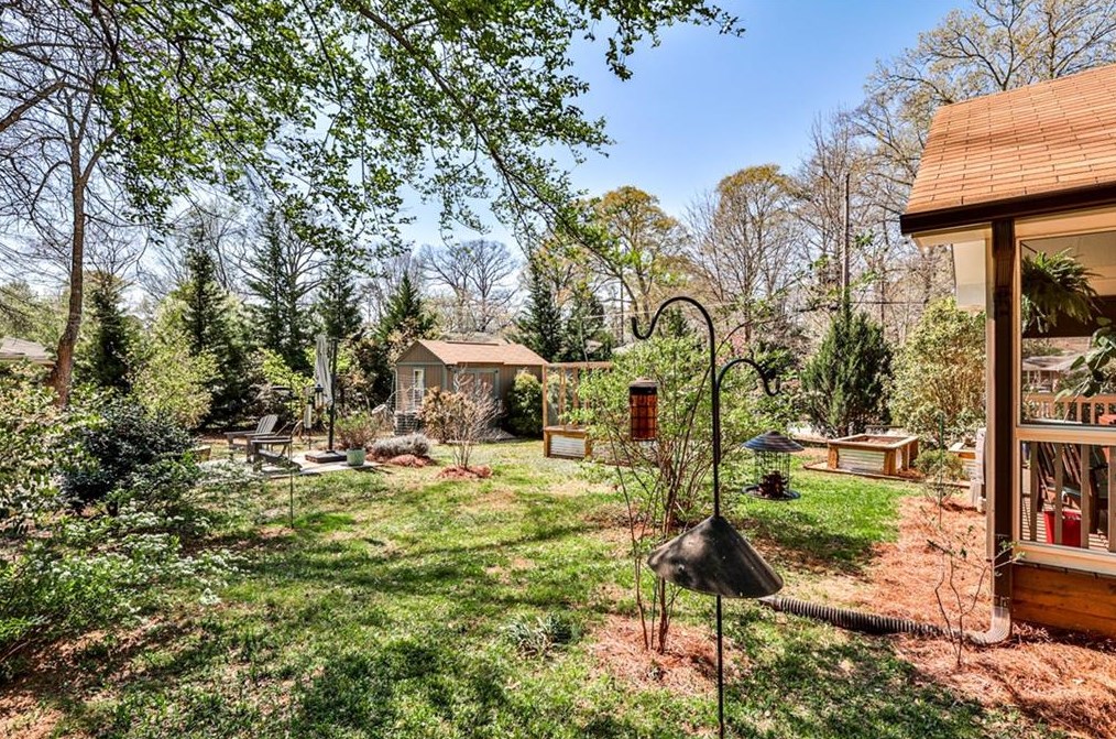 2617 Woodridge Dr, Decatur GA  30033-4844 exterior