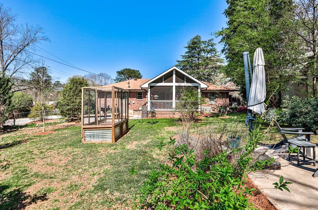 2617 Woodridge Dr, Decatur GA  30033-4844 exterior