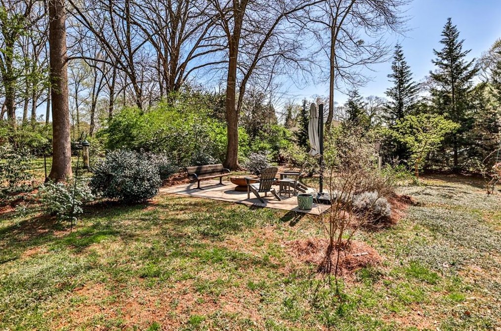 2617 Woodridge Dr, Decatur GA  30033-4844 exterior