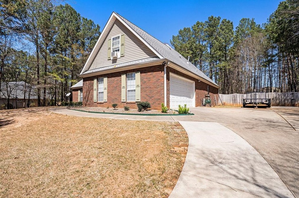 160 Stratford Cir, Stockbridge, GA 30281