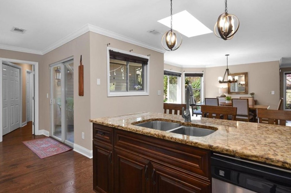 535 Putters Ct, Alpharetta GA  30022-5367 exterior