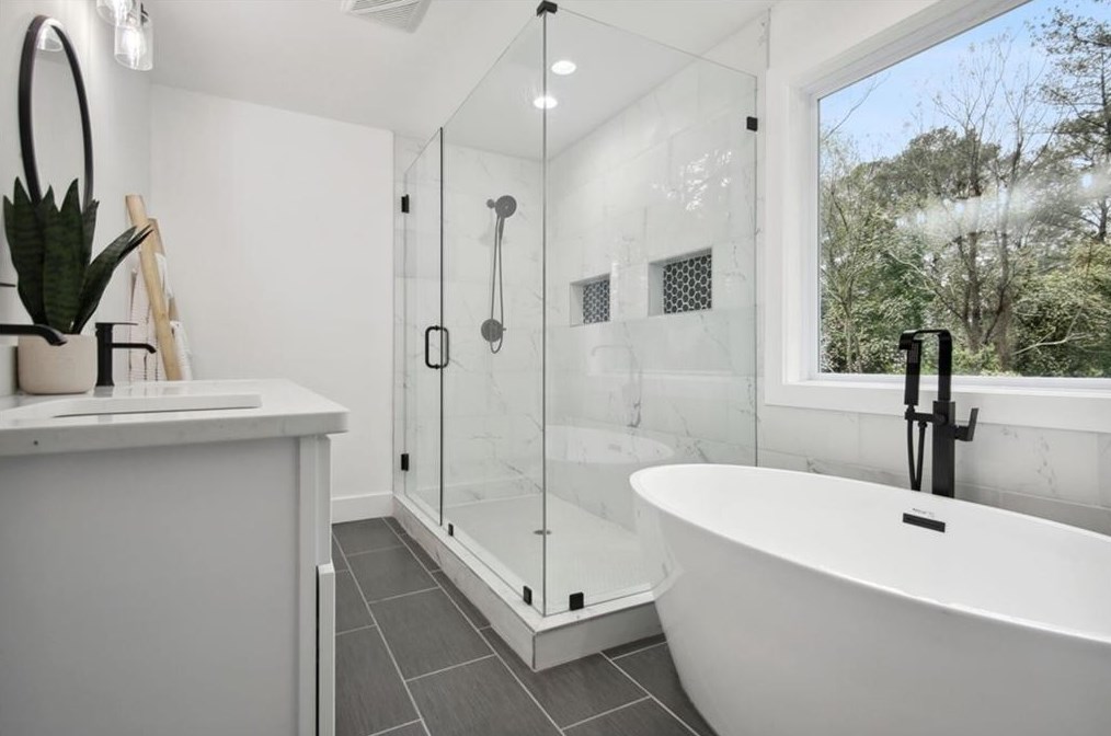 1375 Alverado Way, Decatur GA  30032-2927 exterior