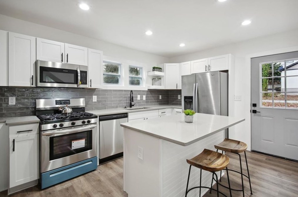 1375 Alverado Way, Decatur GA  30032-2927 exterior