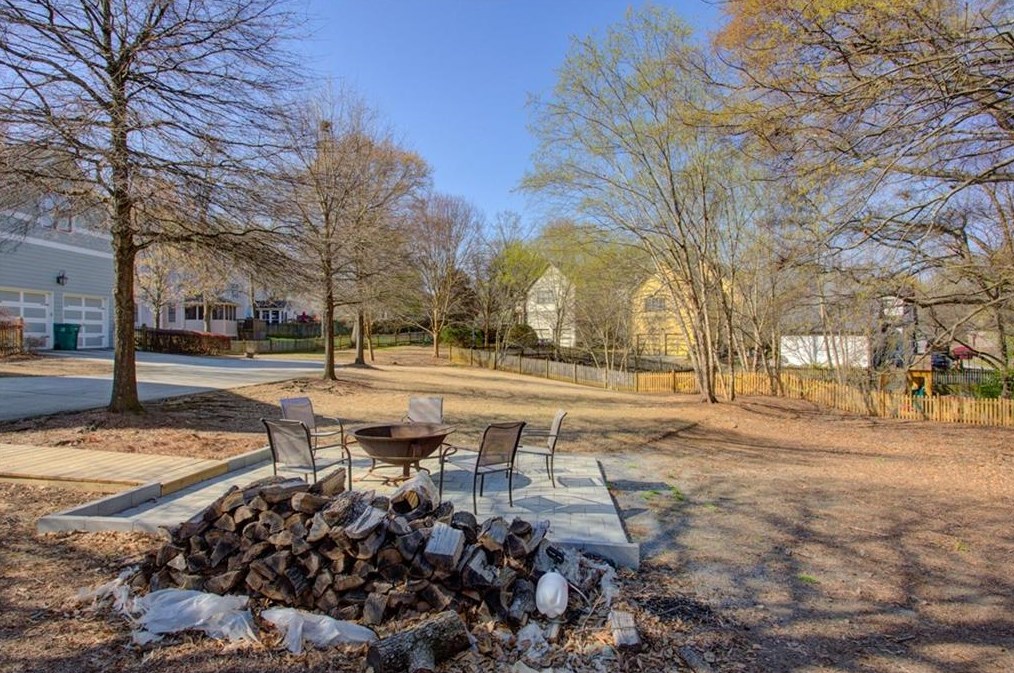 2592 Old Roswell Rd, Smyrna GA  30080-2112 exterior