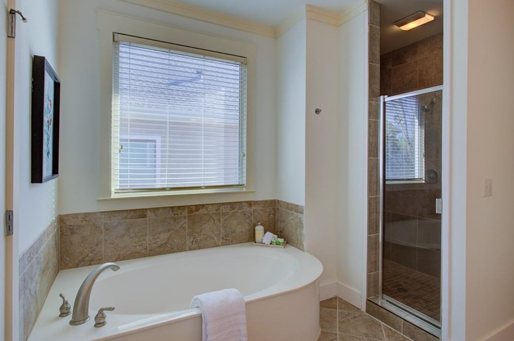 2592 Old Roswell Rd, Smyrna GA  30080-2112 exterior