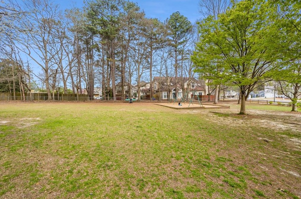 2592 Old Roswell Rd, Smyrna GA  30080-2112 exterior