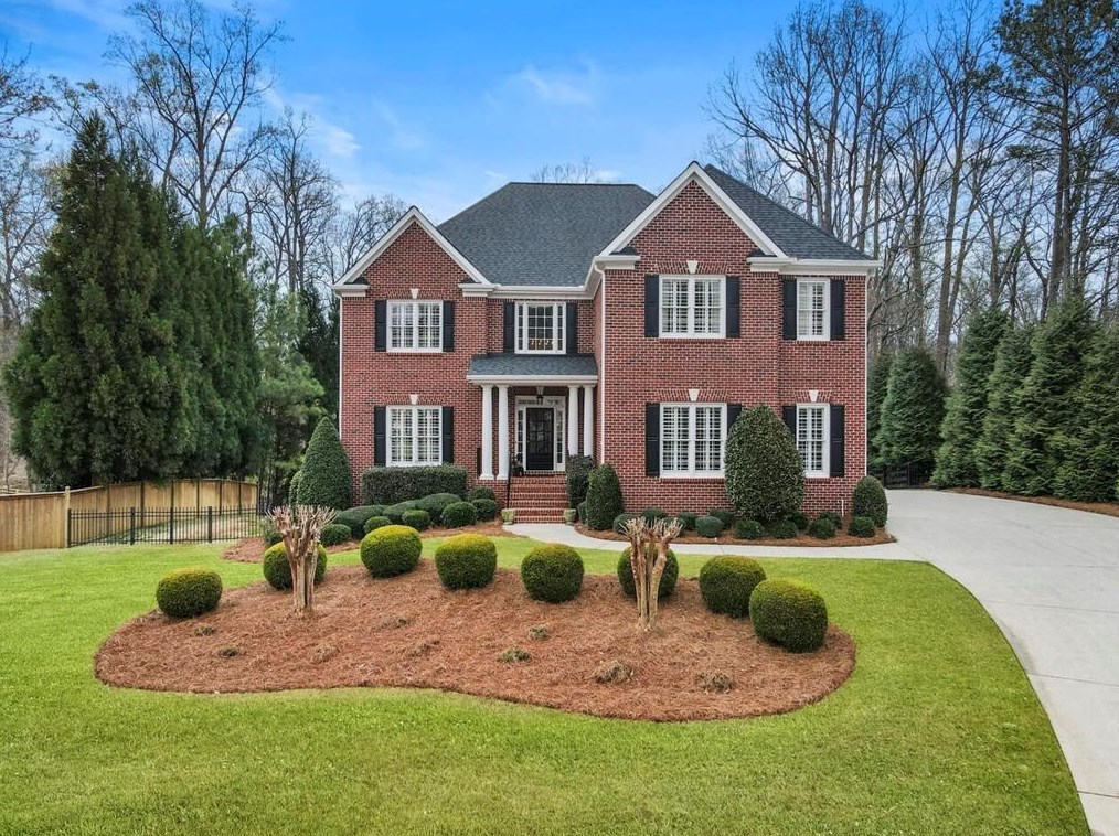 369 Taylor Glen Dr, Alpharetta, GA 30004-8243